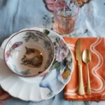 Beautiful fall hosting table decor ideas for kitchens, perfect for autumn gatherings.