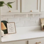 Stylish kitchen countertop decorating ideas showcasing beautiful decor elements.