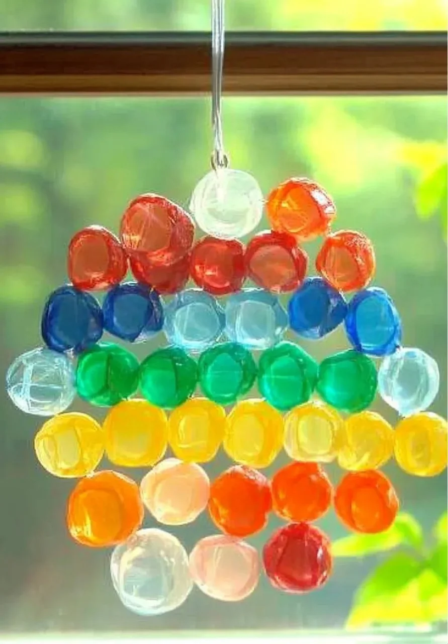 Colorful DIY heat-molded crafts for creative projects