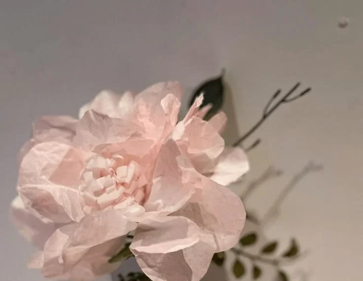 Super Easy Coffee Filter Flowers on Vintage Bed Springs: DIY Tutorial