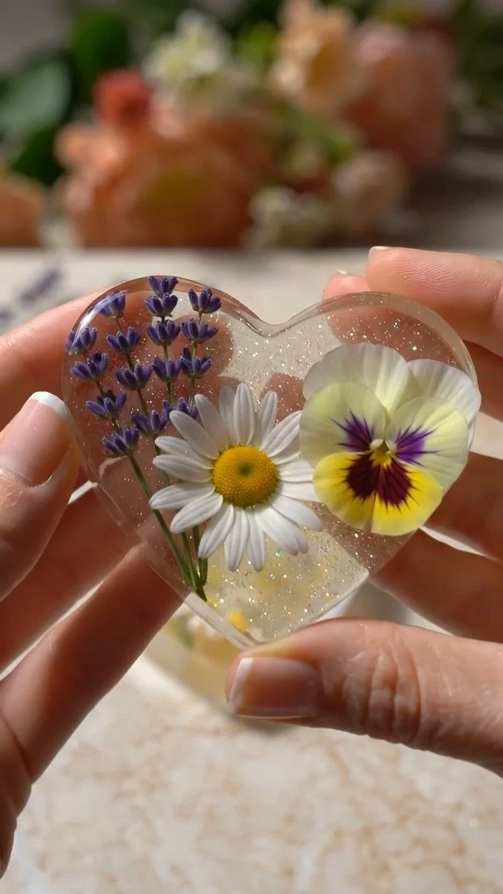 Cornstarch glass floral hearts and flowers create delicate translucent floral keepsakes full of beauty ✨ Save this project!