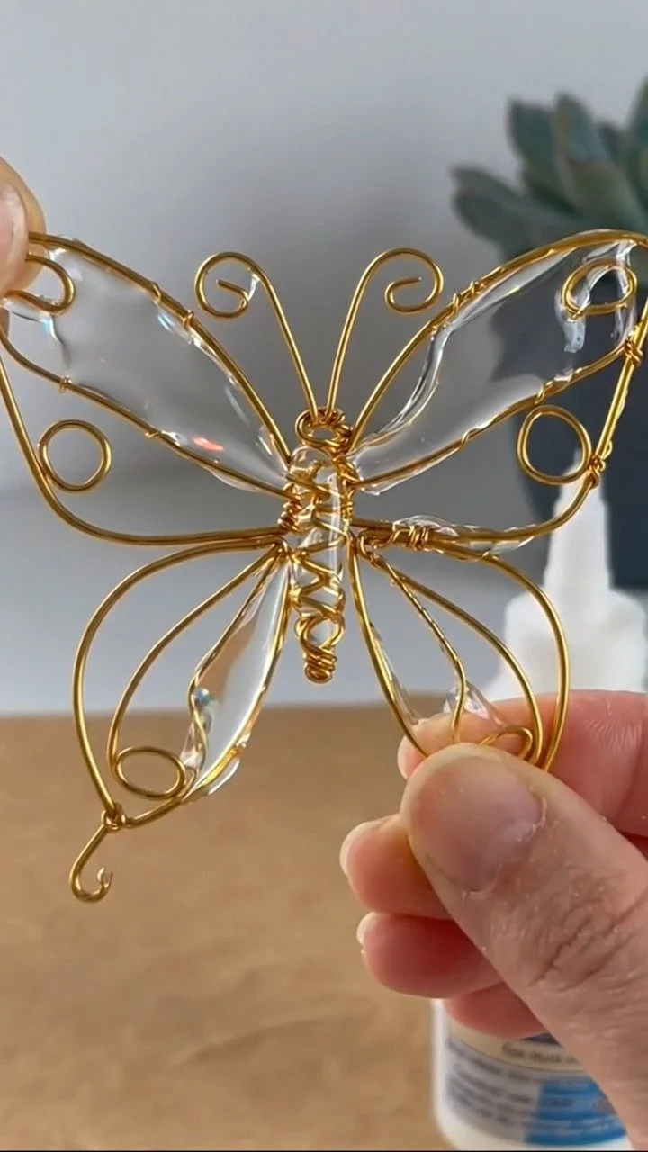 Wire butterfly DIY shapes elegant butterfly decorations with artistic flair ✨ A charming handmade project. Save this DIY! #ButterflyCraft #WireArt #KidsArt #CreativeKids #DIYDecor #Handmade #NatureCraft