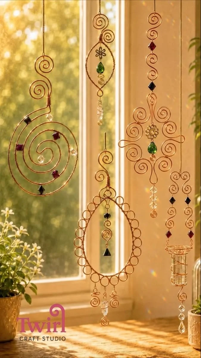 5 Beautiful Copper Wire Suncatchers… One Easy Tutorial! Why make just one when you can learn 5 stunning designs in a single tutorial?